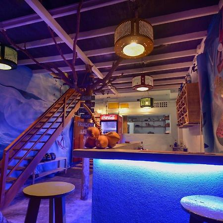 Hôtel Palm Leaf Surf Cafe à Galle Extérieur photo