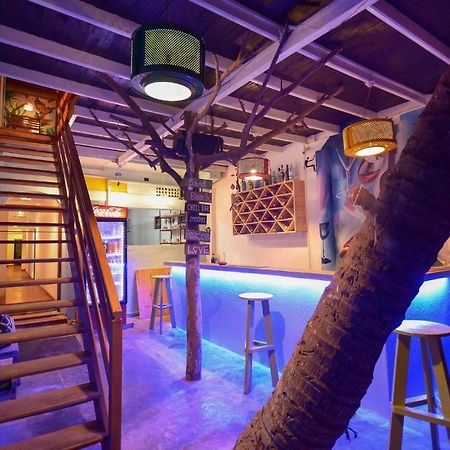 Hôtel Palm Leaf Surf Cafe à Galle Extérieur photo