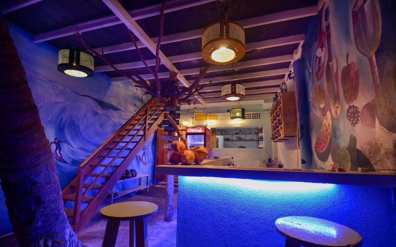 Hôtel Palm Leaf Surf Cafe à Galle Extérieur photo