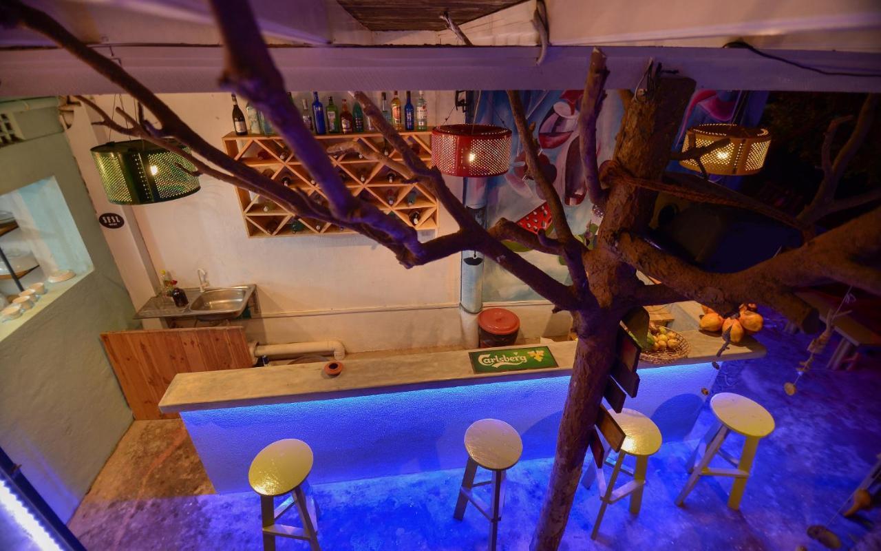 Hôtel Palm Leaf Surf Cafe à Galle Extérieur photo